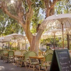 https://hotel-le-porquerollais.fr-provencehotel.com